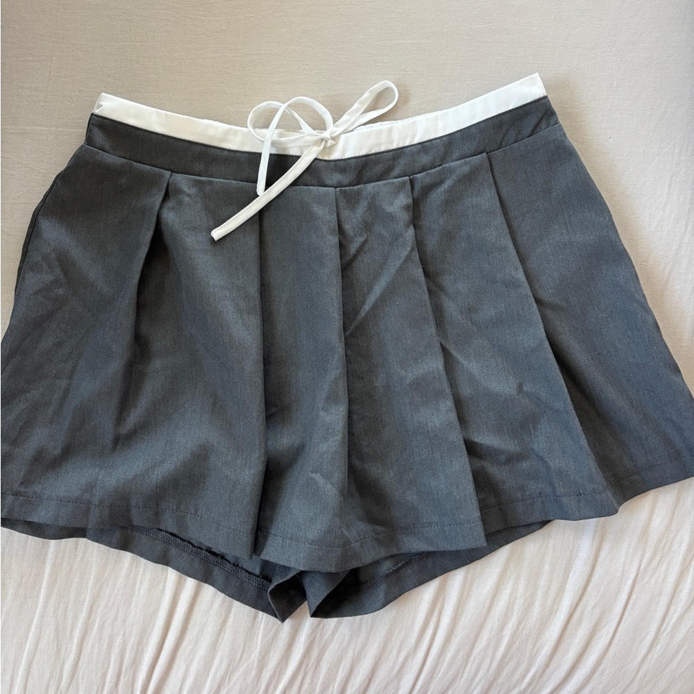 Haute Monde Charcoal and White Women's Skorts M
